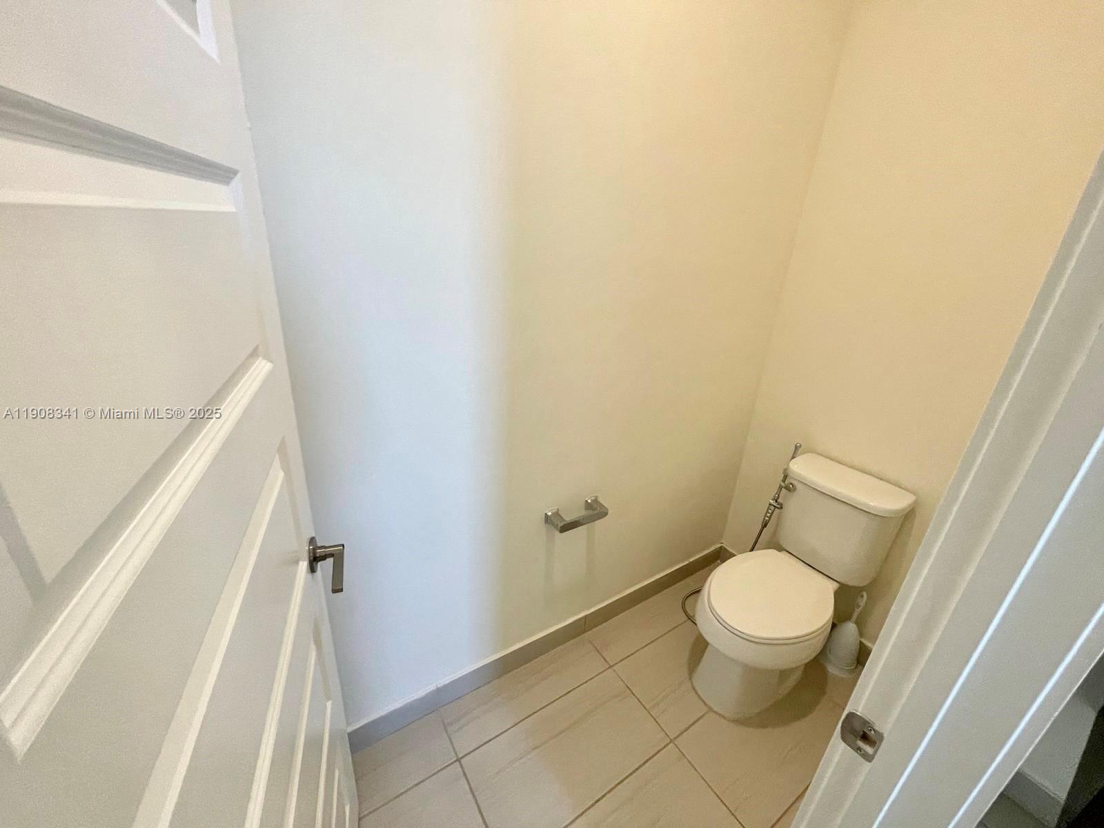 8871 NW 103rd Pl Doral, FL 33178