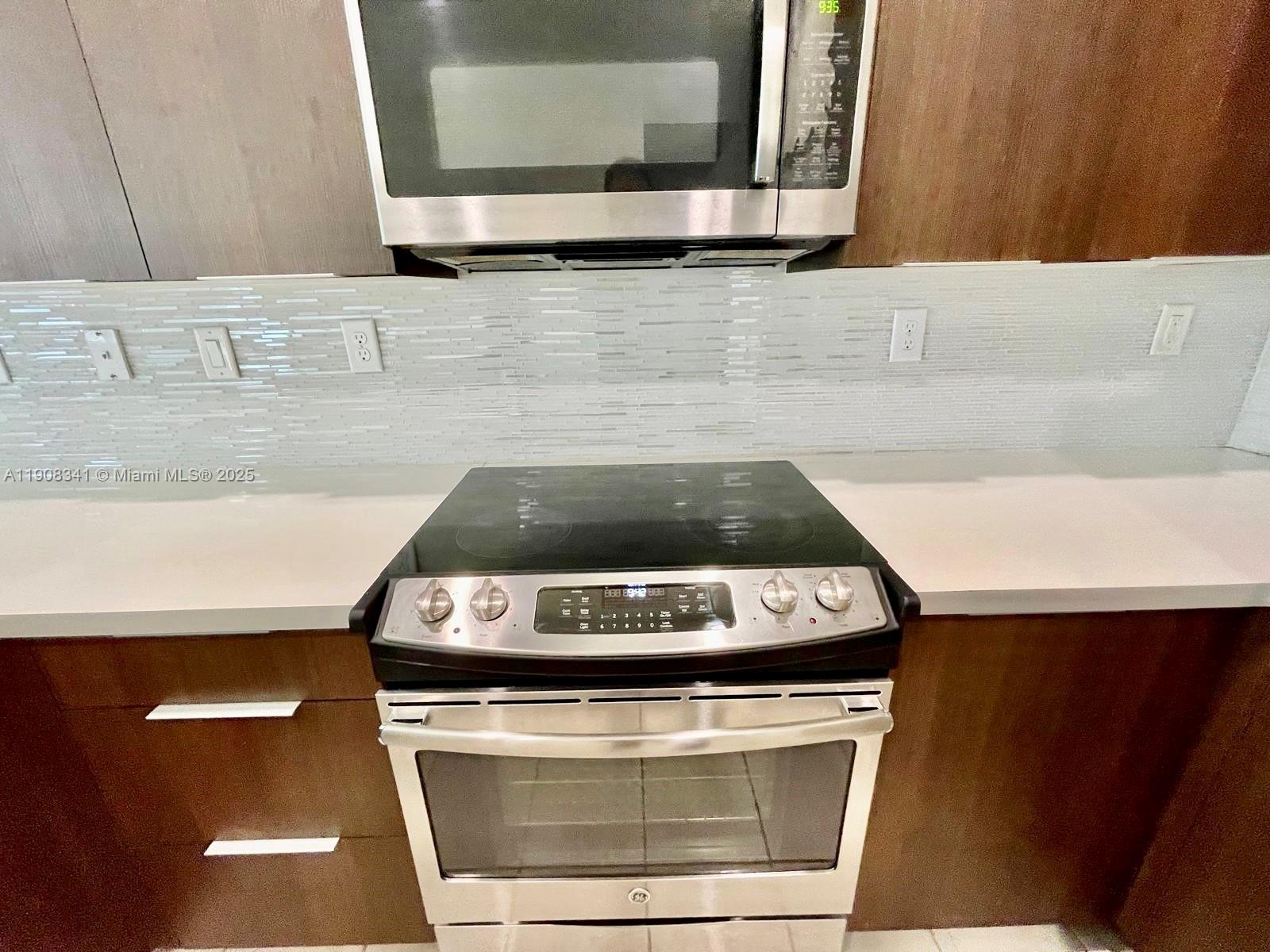 8871 NW 103rd Pl Doral, FL 33178