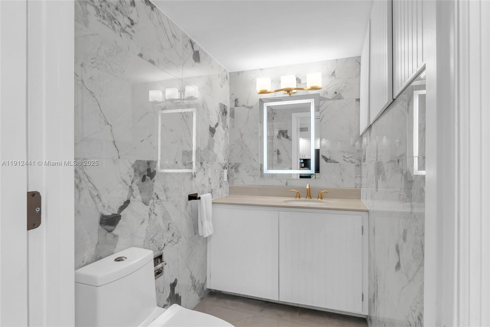 355 Poinciana Dr #1130 Sunny Isles Beach, FL 33160