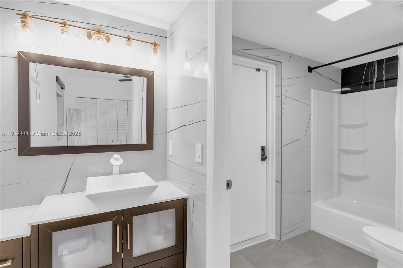 355 Poinciana Dr #1130 Sunny Isles Beach, FL 33160