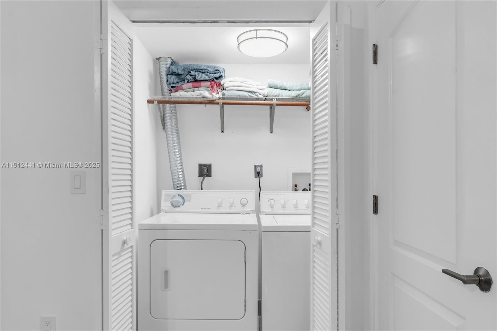 355 Poinciana Dr #1130 Sunny Isles Beach, FL 33160