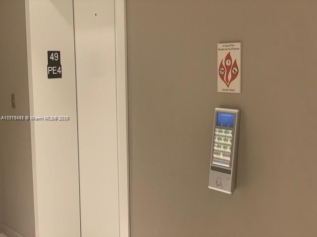 image Brickell Flatiron24