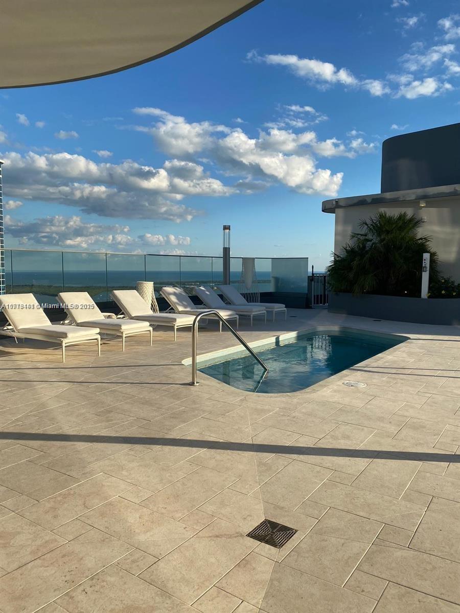 image Brickell Flatiron31