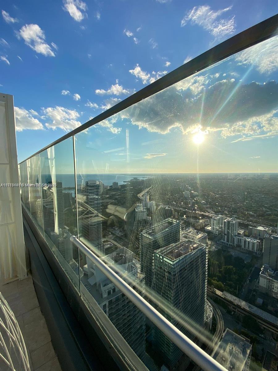 image Brickell Flatiron35