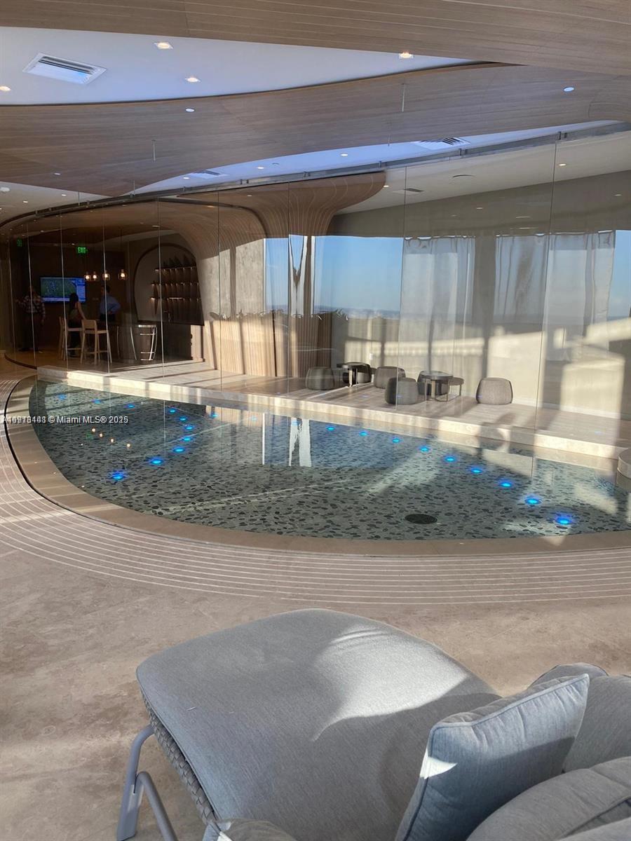 image Brickell Flatiron38