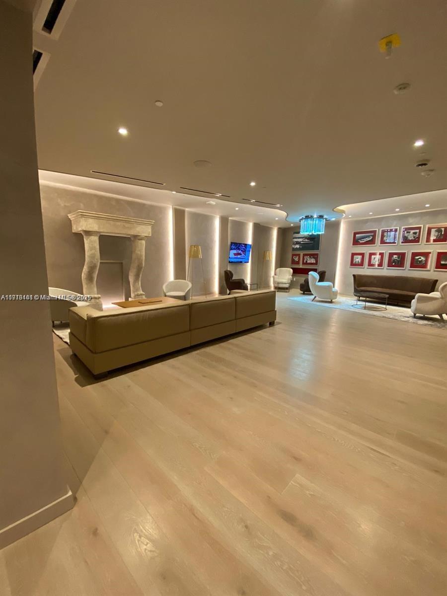 image Brickell Flatiron41