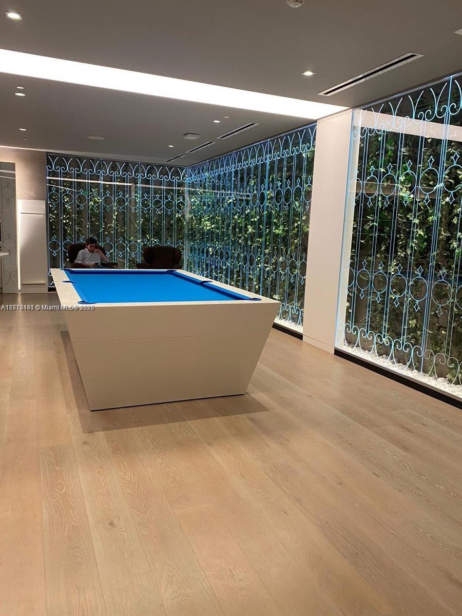 image Brickell Flatiron42