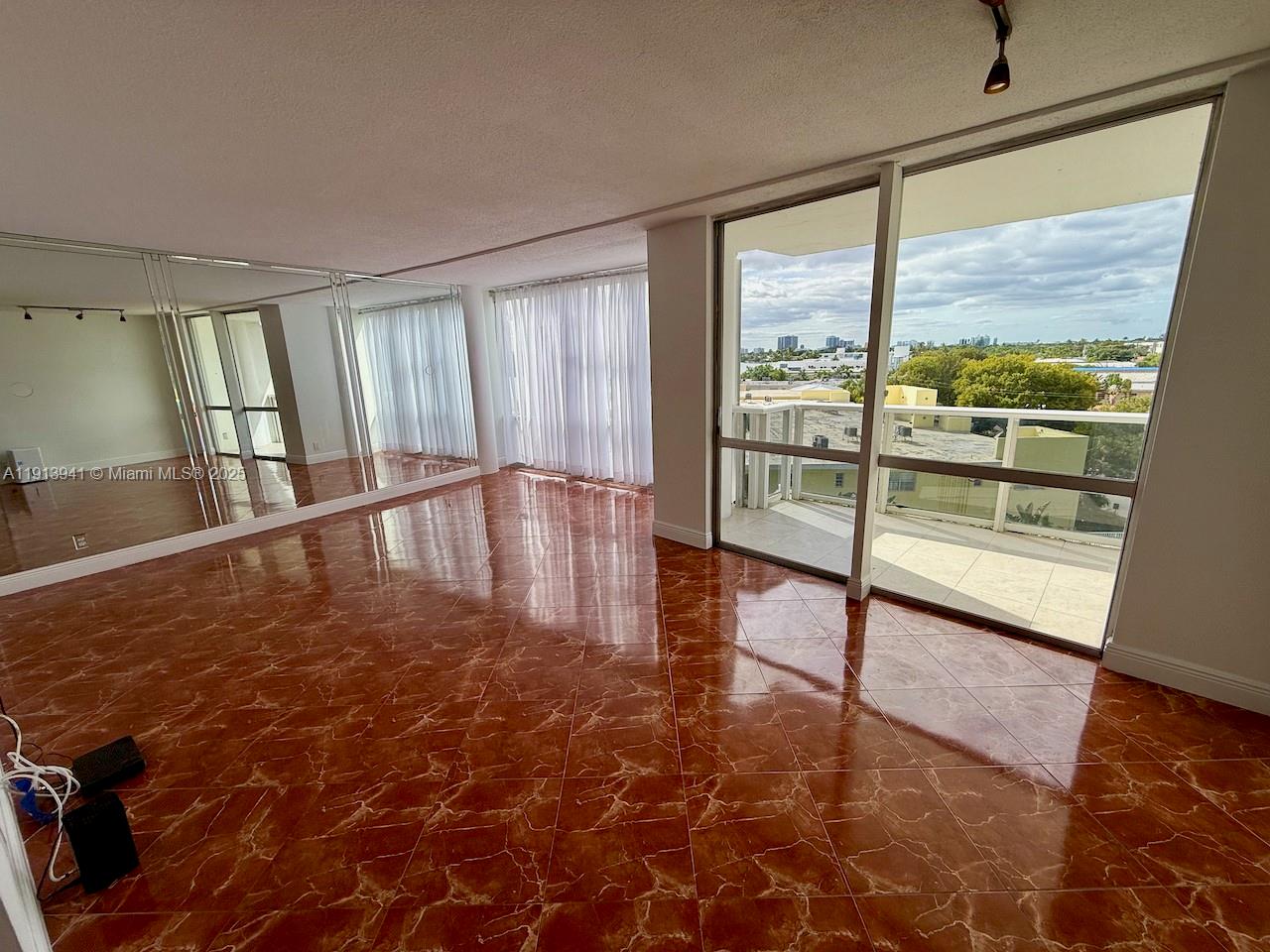 900 Bay Dr #419 Miami Beach, FL 33141