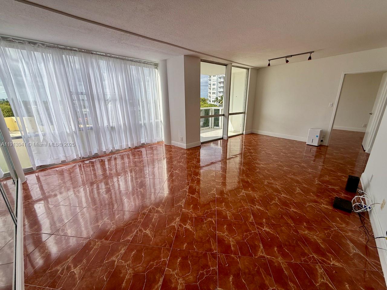 900 Bay Dr #419 Miami Beach, FL 33141