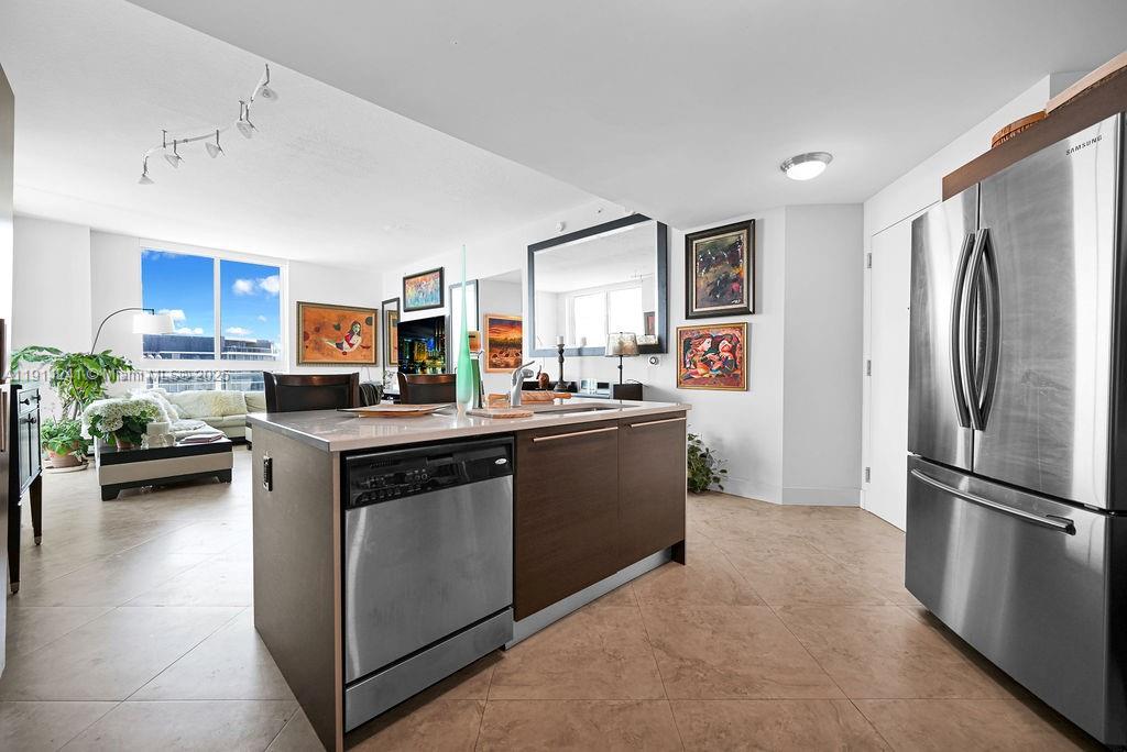 image Quantum On The Bay Condo16