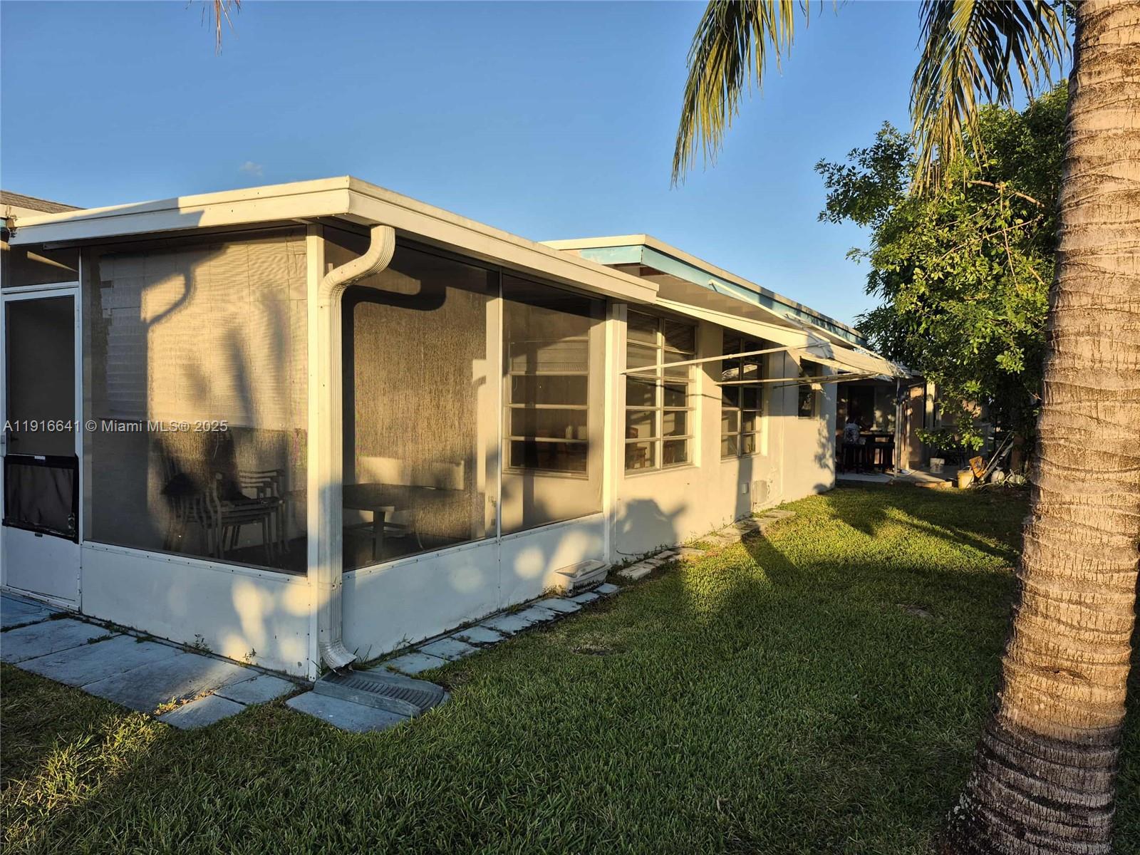 4204 NW 47th Ct Tamarac, FL 33319