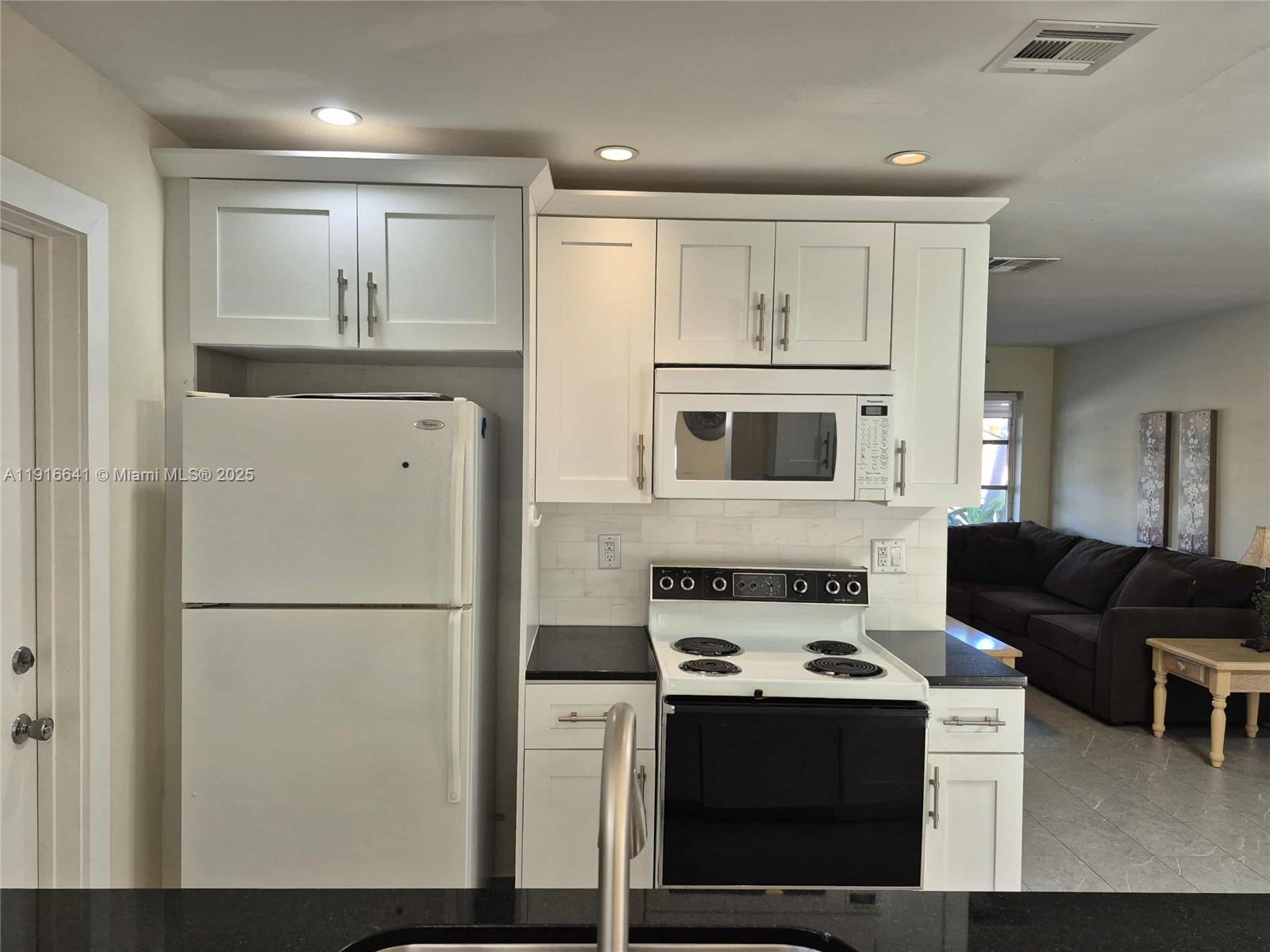 4204 NW 47th Ct Tamarac, FL 33319