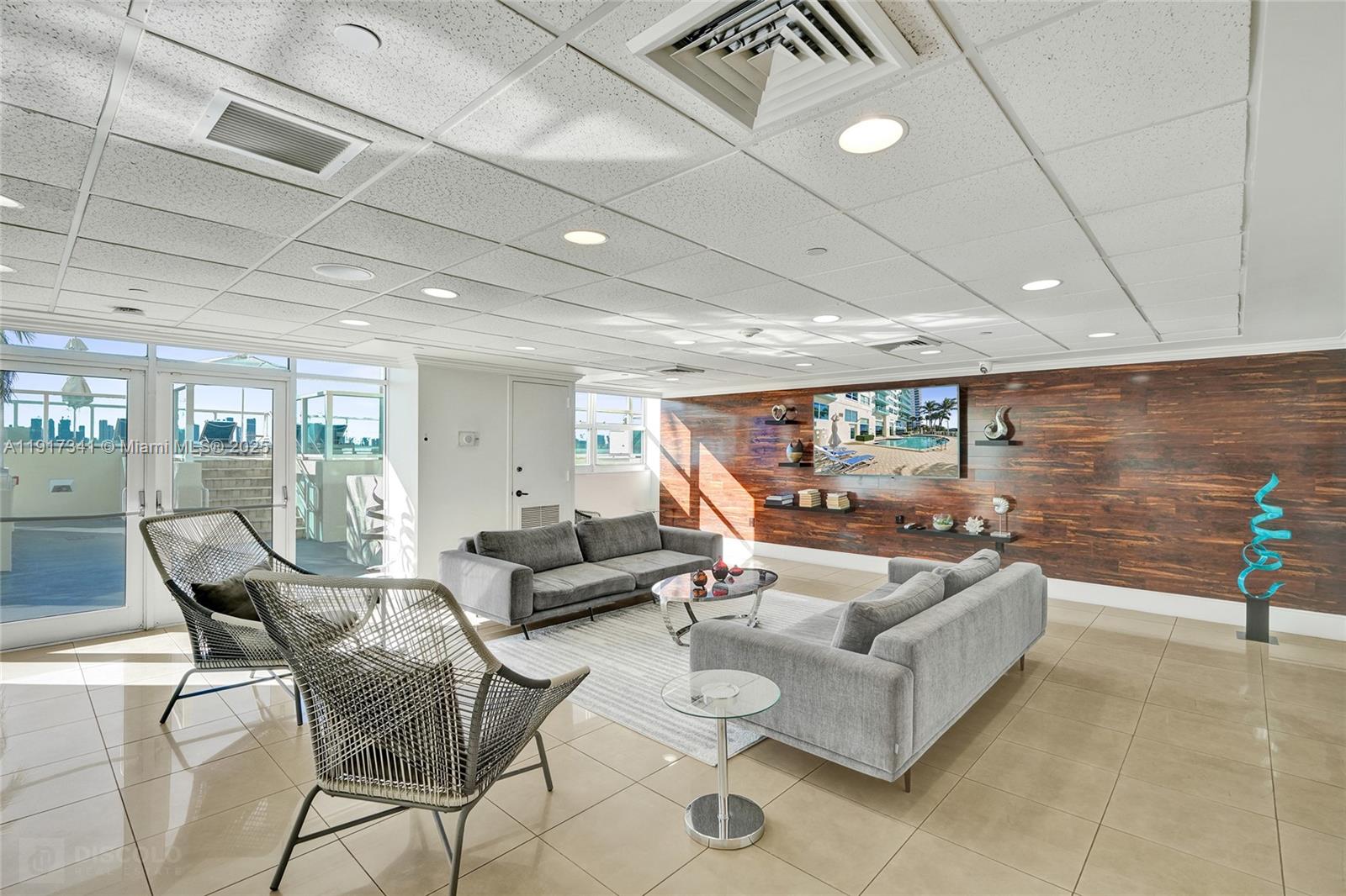 650 West Ave #PH01 Miami Beach, FL 33139