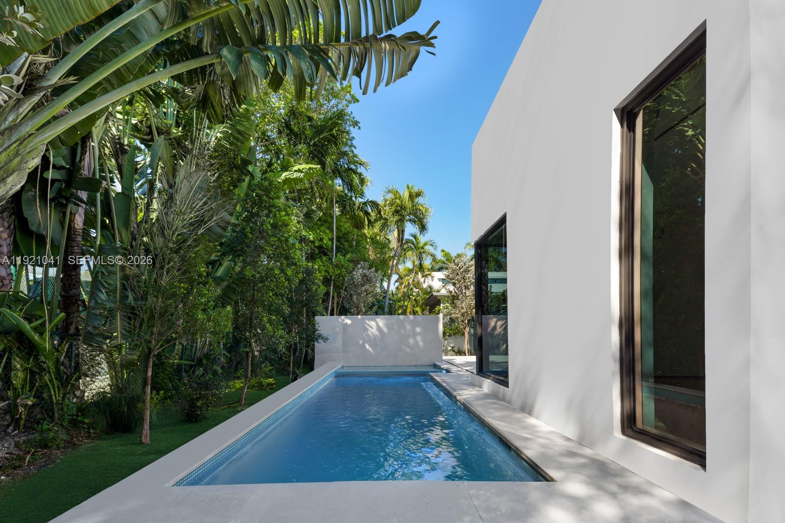 1520 W 22nd St Miami Beach, FL 33140