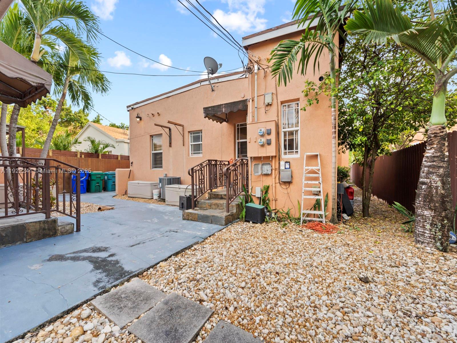 37 NW 47th Ter Miami, FL 33127