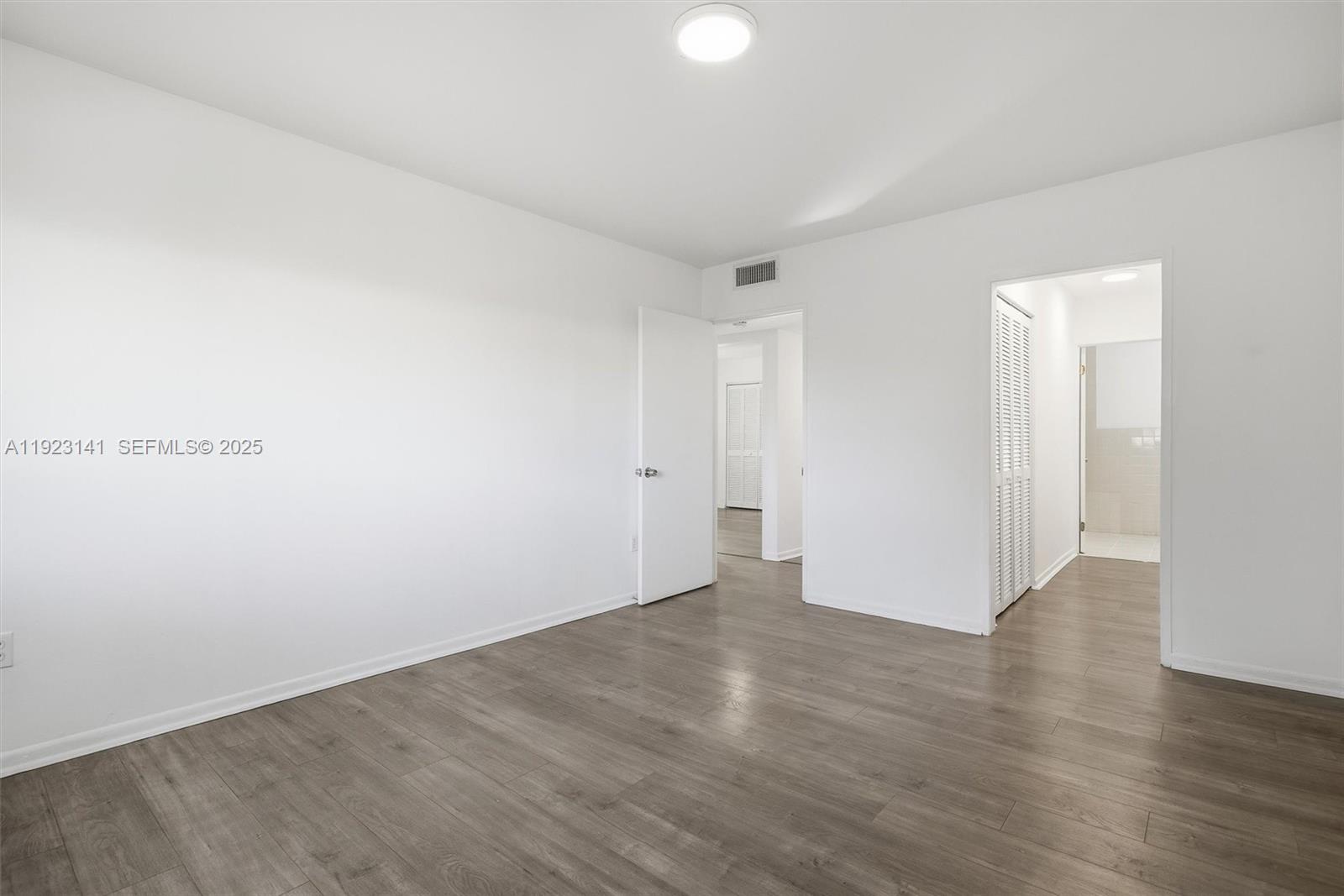 1045 SW 25th Ave Miami, FL 33135