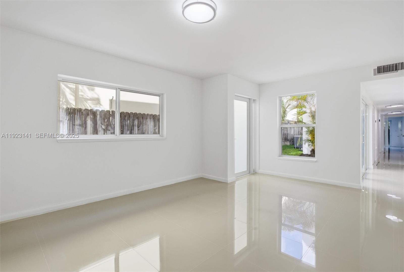 1045 SW 25th Ave Miami, FL 33135