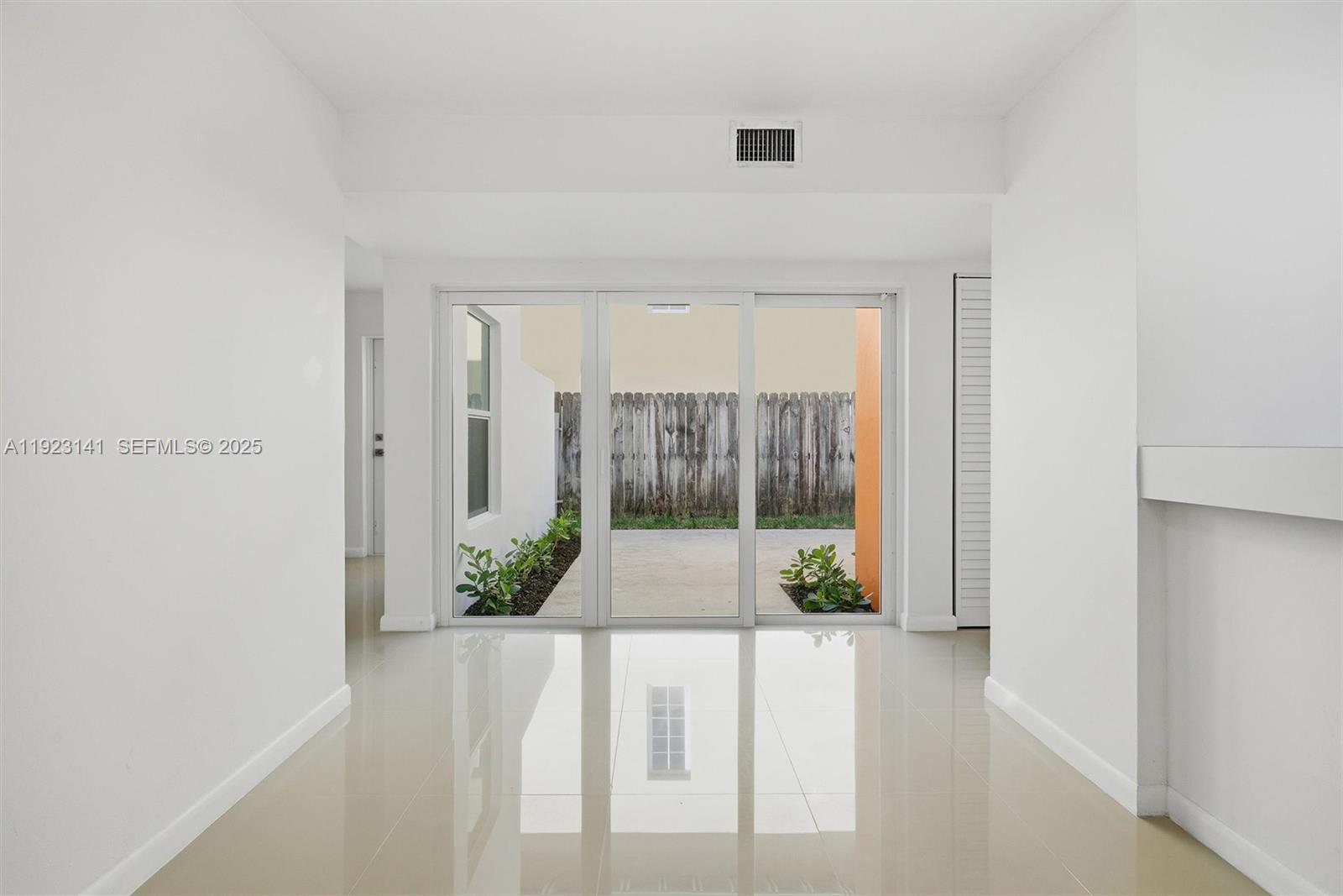 1045 SW 25th Ave Miami, FL 33135