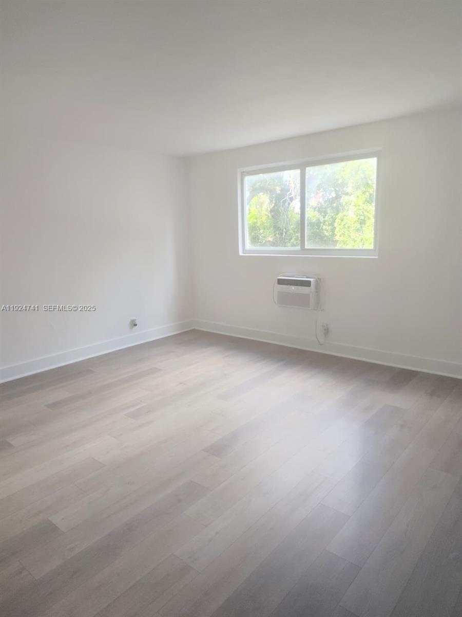 143 SW 9th St #203 Miami, FL 33130