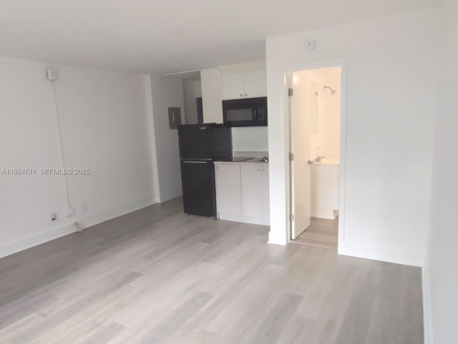 143 SW 9th St #203 Miami, FL 33130