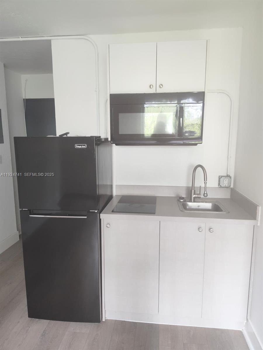 143 SW 9th St #203 Miami, FL 33130