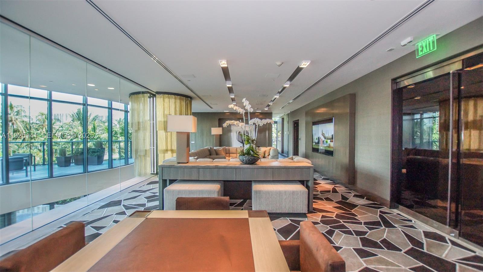 19575 Collins Ave #19 Sunny Isles Beach, FL 33160