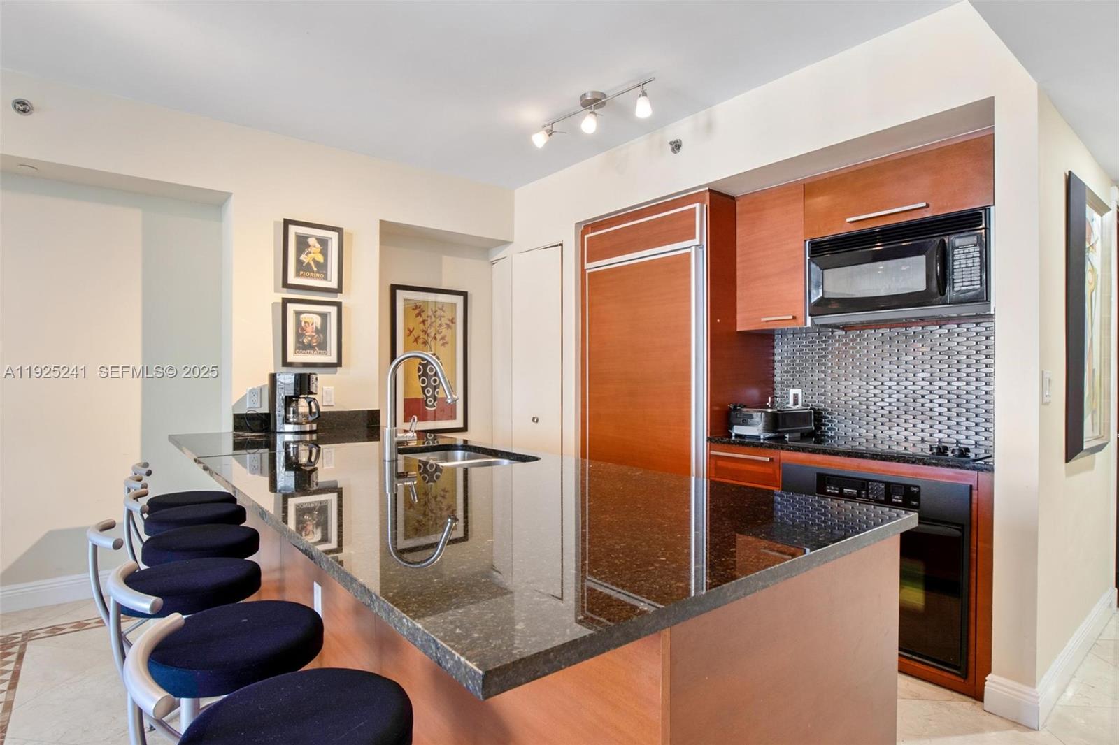 1830 S Ocean Dr #2212 Hallandale Beach, FL 33009