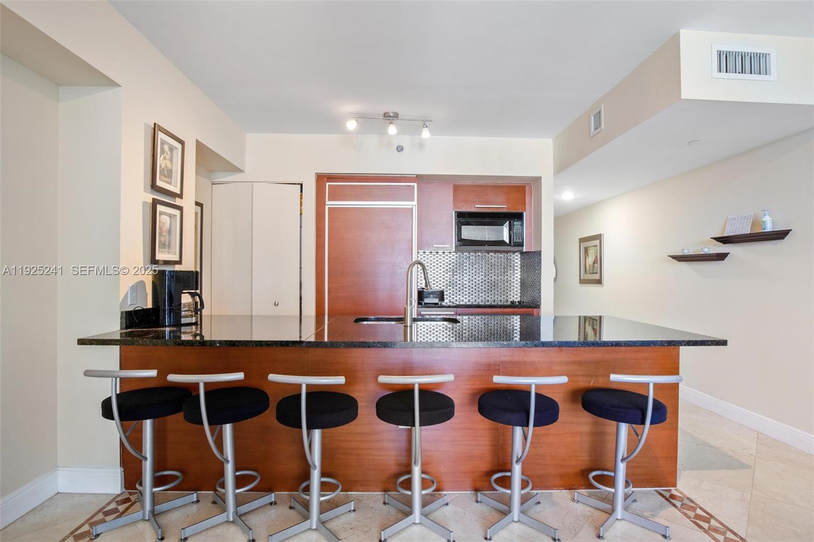 1830 S Ocean Dr #2212 Hallandale Beach, FL 33009