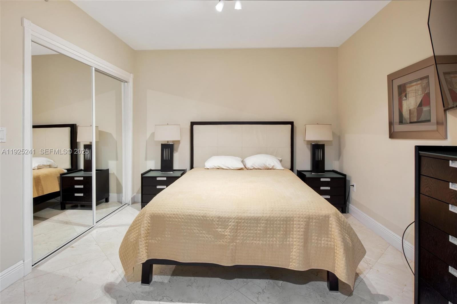 1830 S Ocean Dr #2212 Hallandale Beach, FL 33009