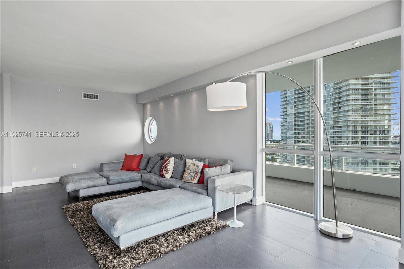 520 West Ave #1701 Miami Beach, FL 33139