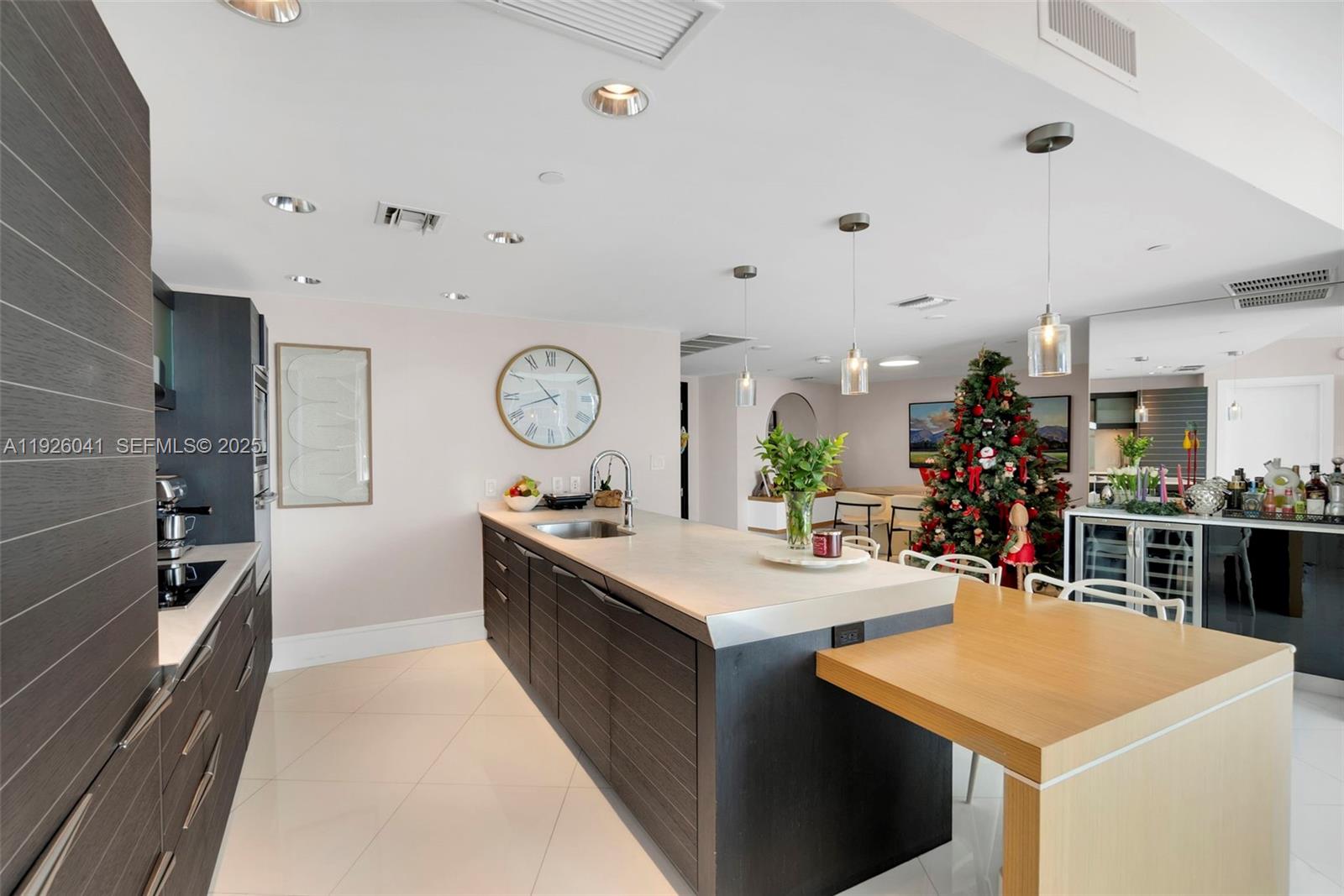 200 Biscayne Blvd Way #3108 Miami, FL 33131