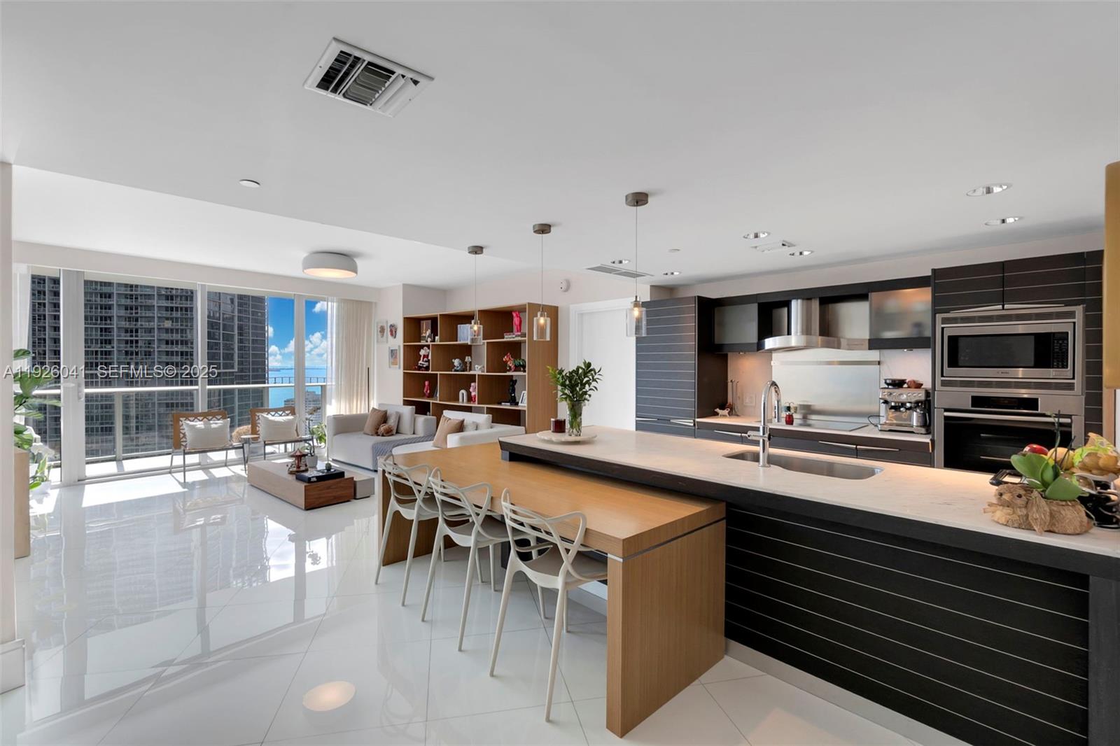 200 Biscayne Blvd Way #3108 Miami, FL 33131