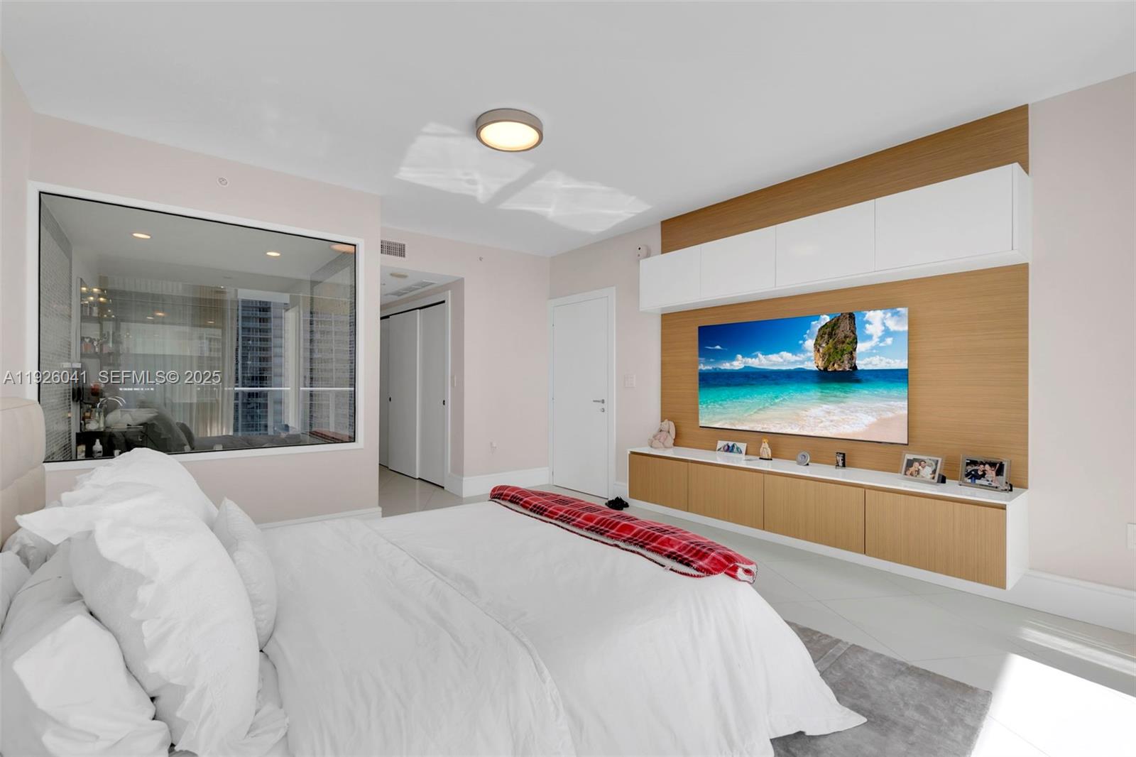 200 Biscayne Blvd Way #3108 Miami, FL 33131