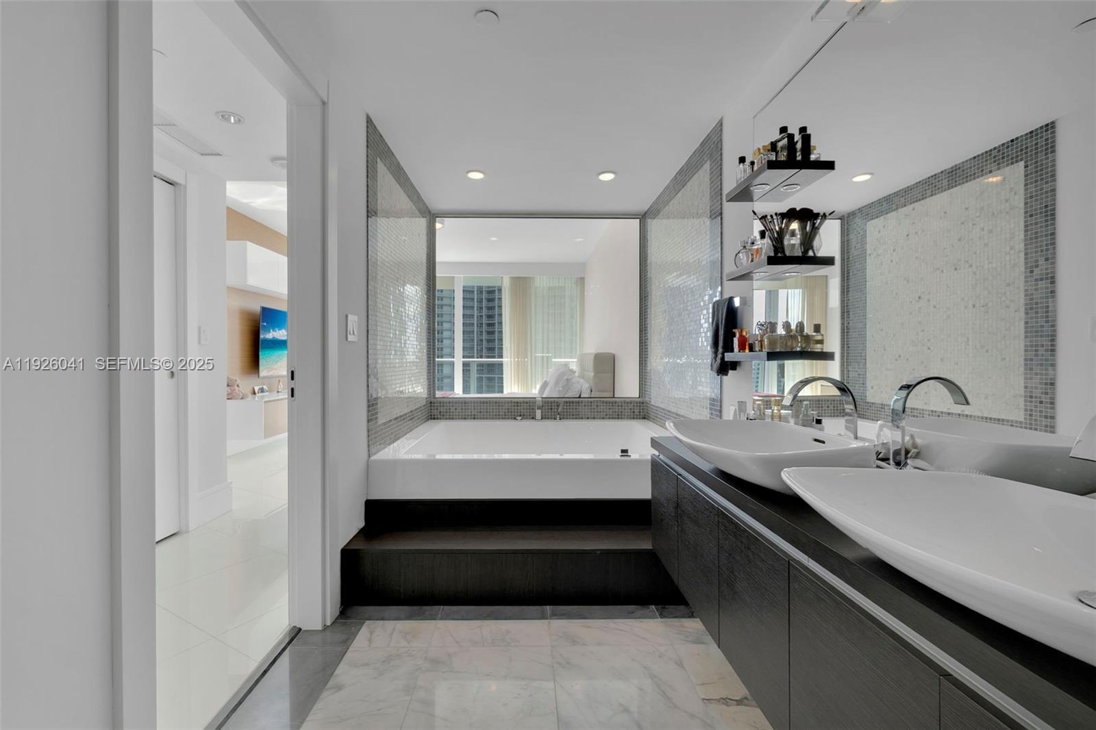 200 Biscayne Blvd Way #3108 Miami, FL 33131