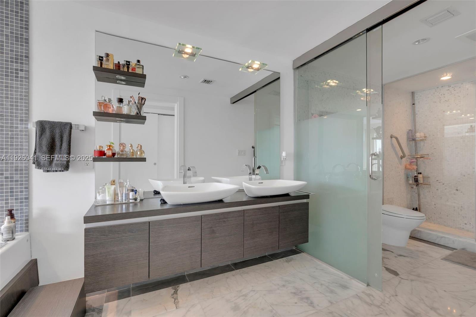 200 Biscayne Blvd Way #3108 Miami, FL 33131