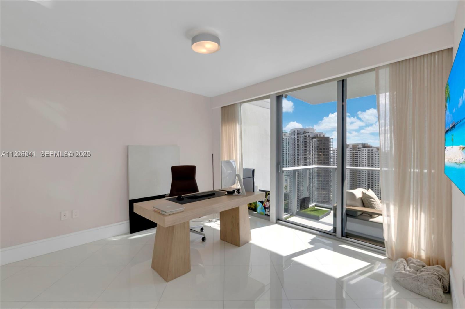 200 Biscayne Blvd Way #3108 Miami, FL 33131