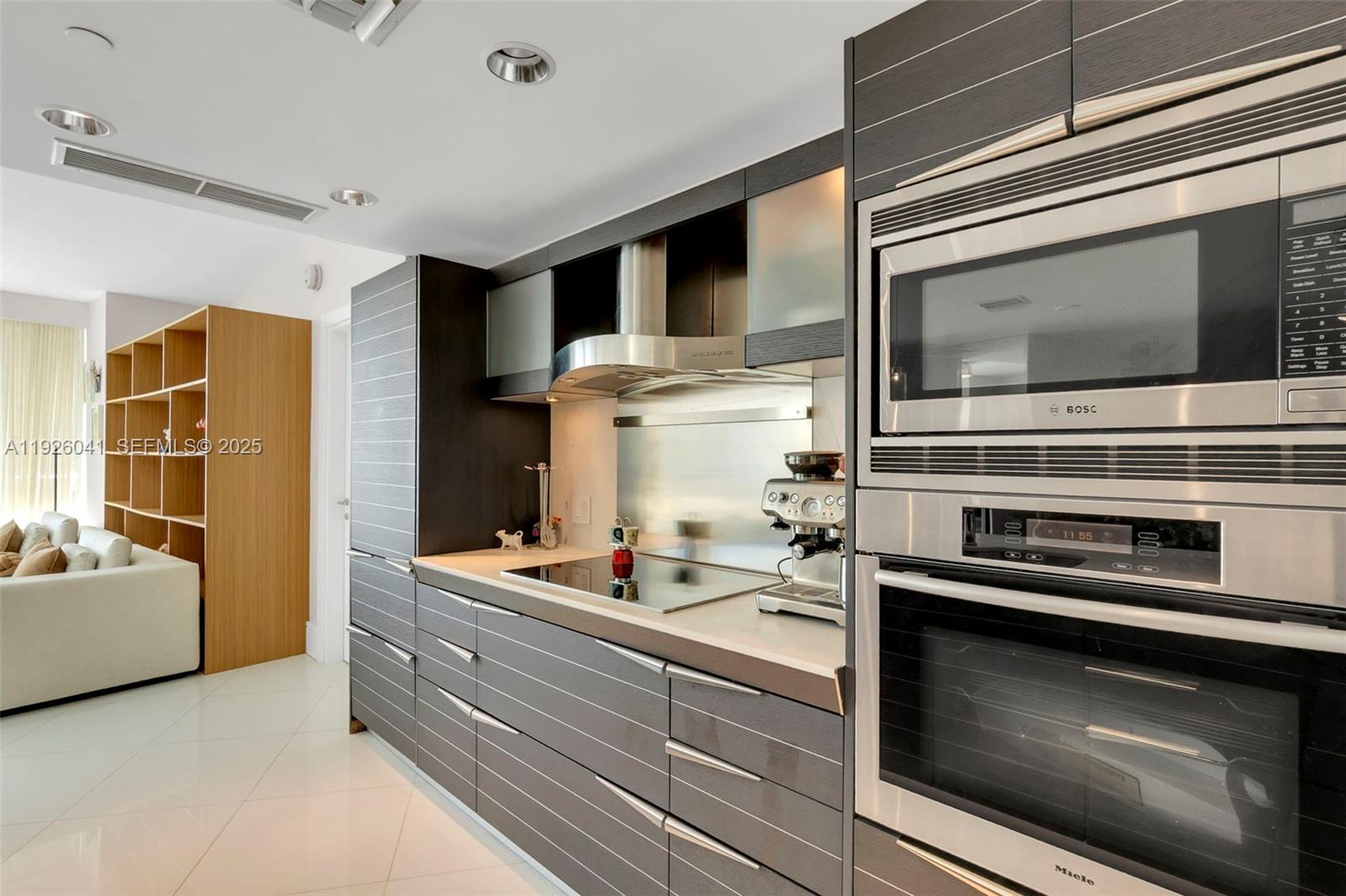 200 Biscayne Blvd Way #3108 Miami, FL 33131