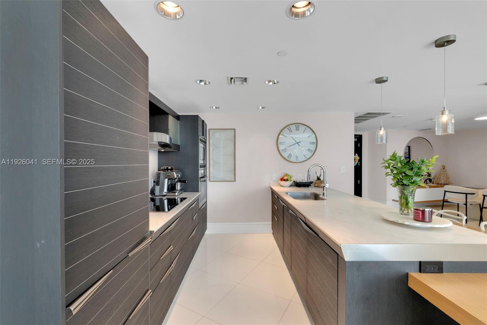 200 Biscayne Blvd Way #3108 Miami, FL 33131