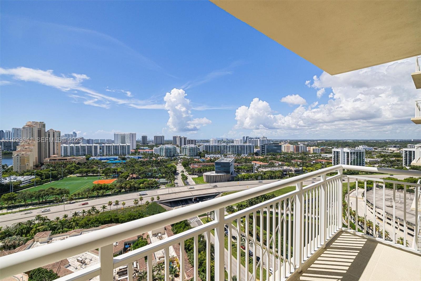 19501 W Country Clb Dr #2307 Aventura, FL 33180