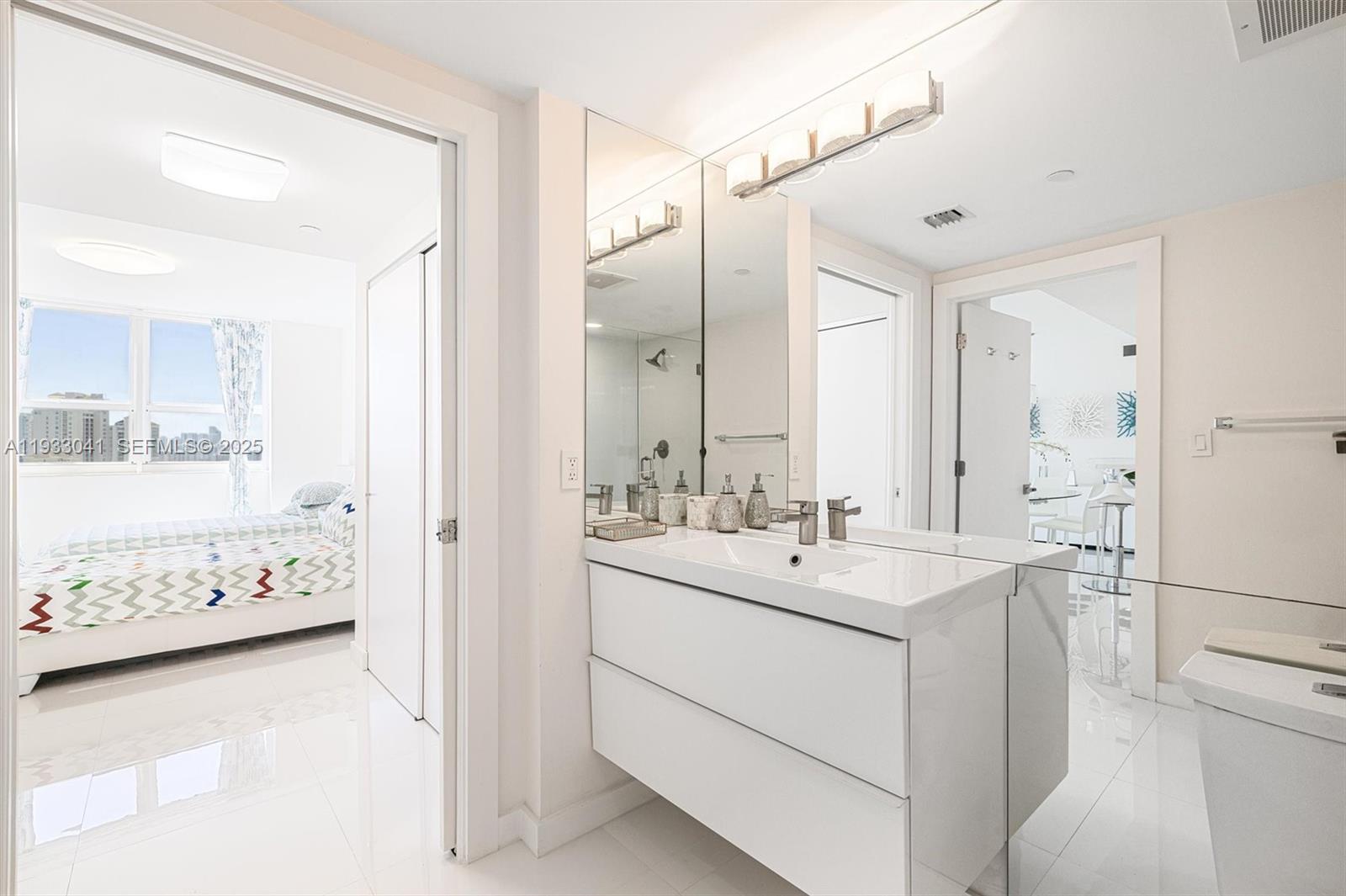 19501 W Country Clb Dr #2307 Aventura, FL 33180