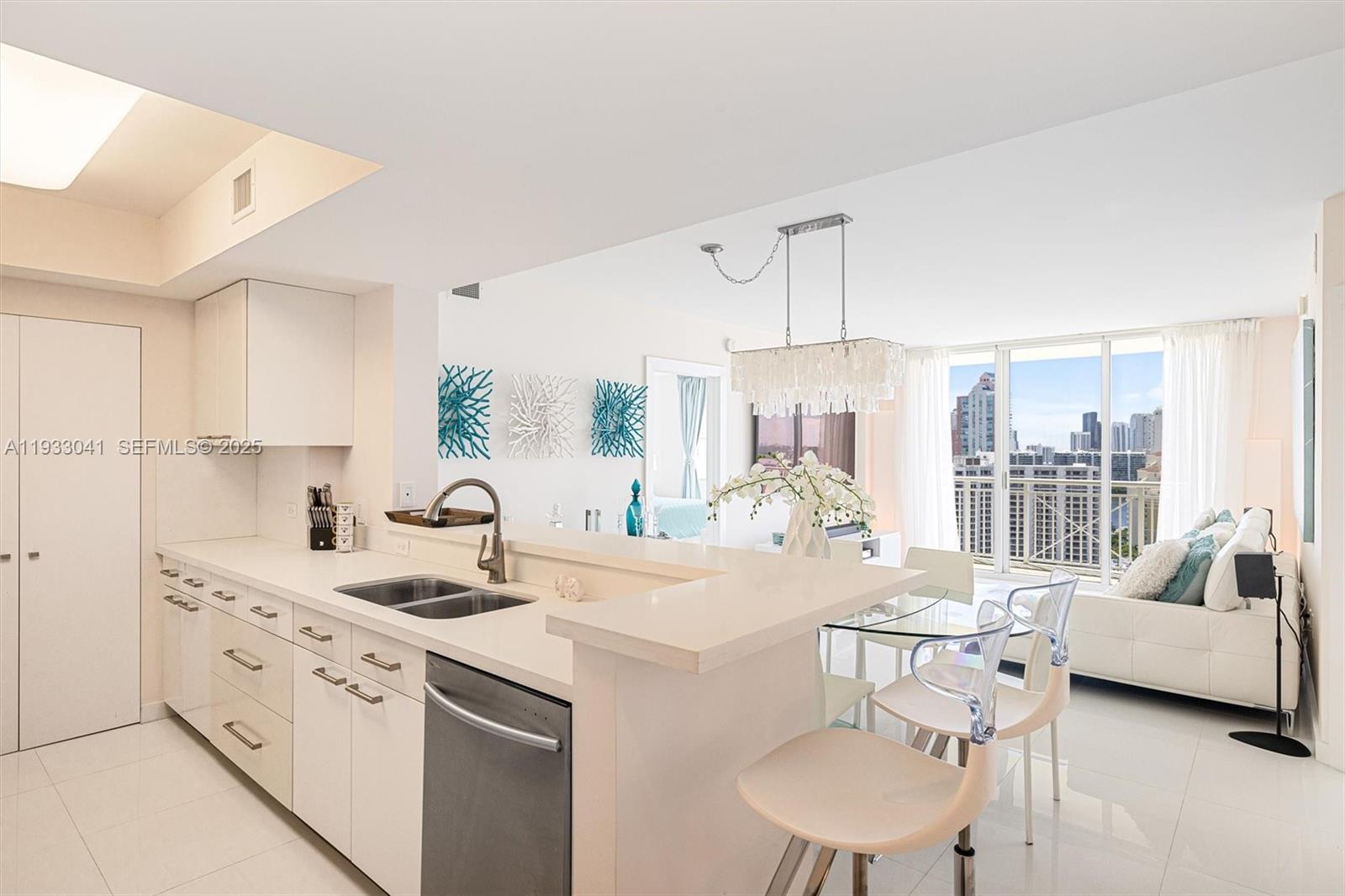 19501 W Country Clb Dr #2307 Aventura, FL 33180