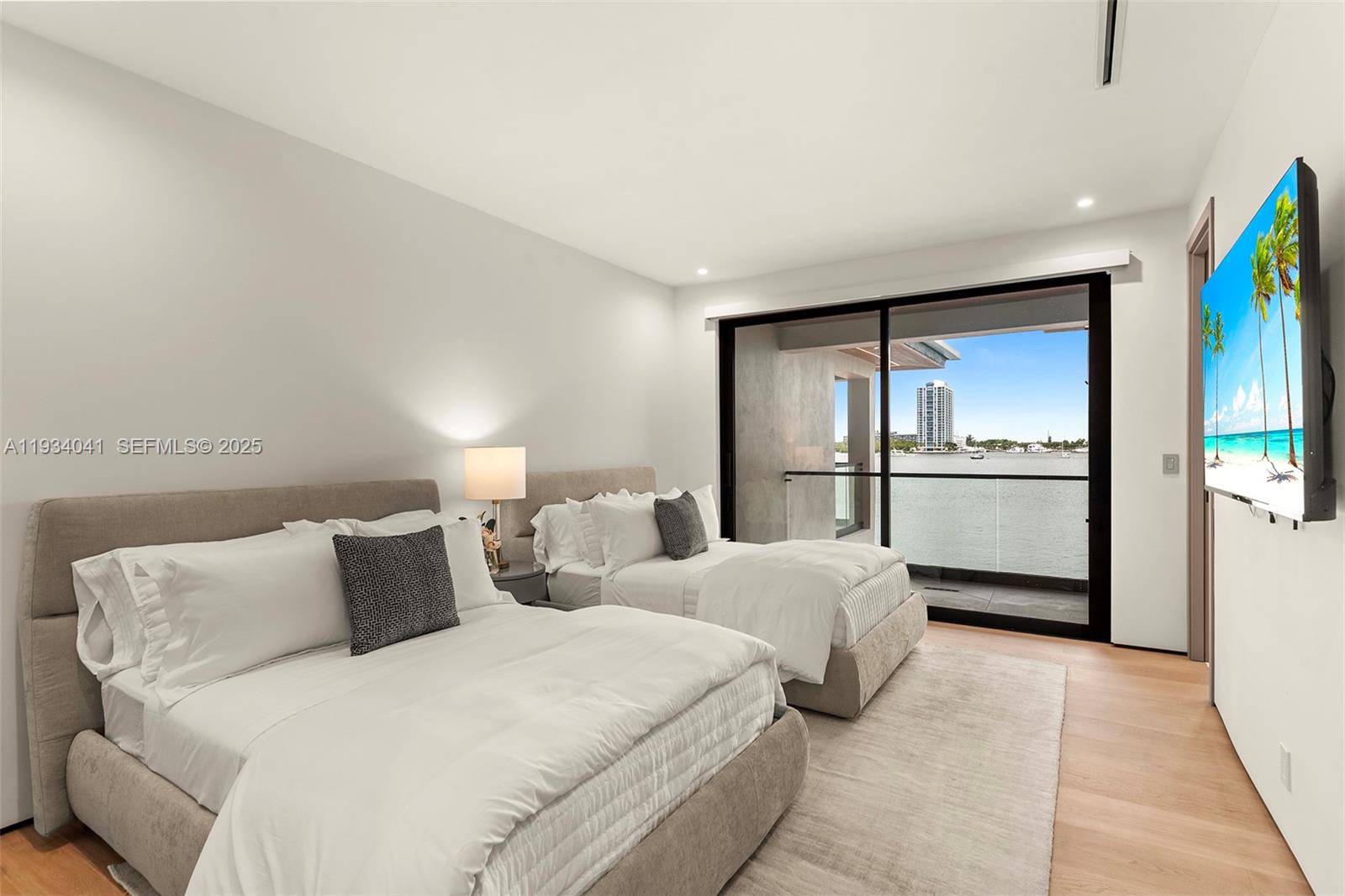 3209 NE 169th St North Miami Beach, FL 33160