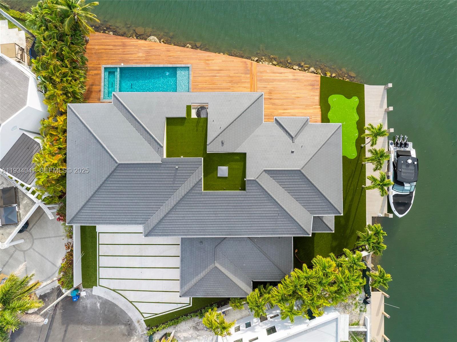 3209 NE 169th St North Miami Beach, FL 33160