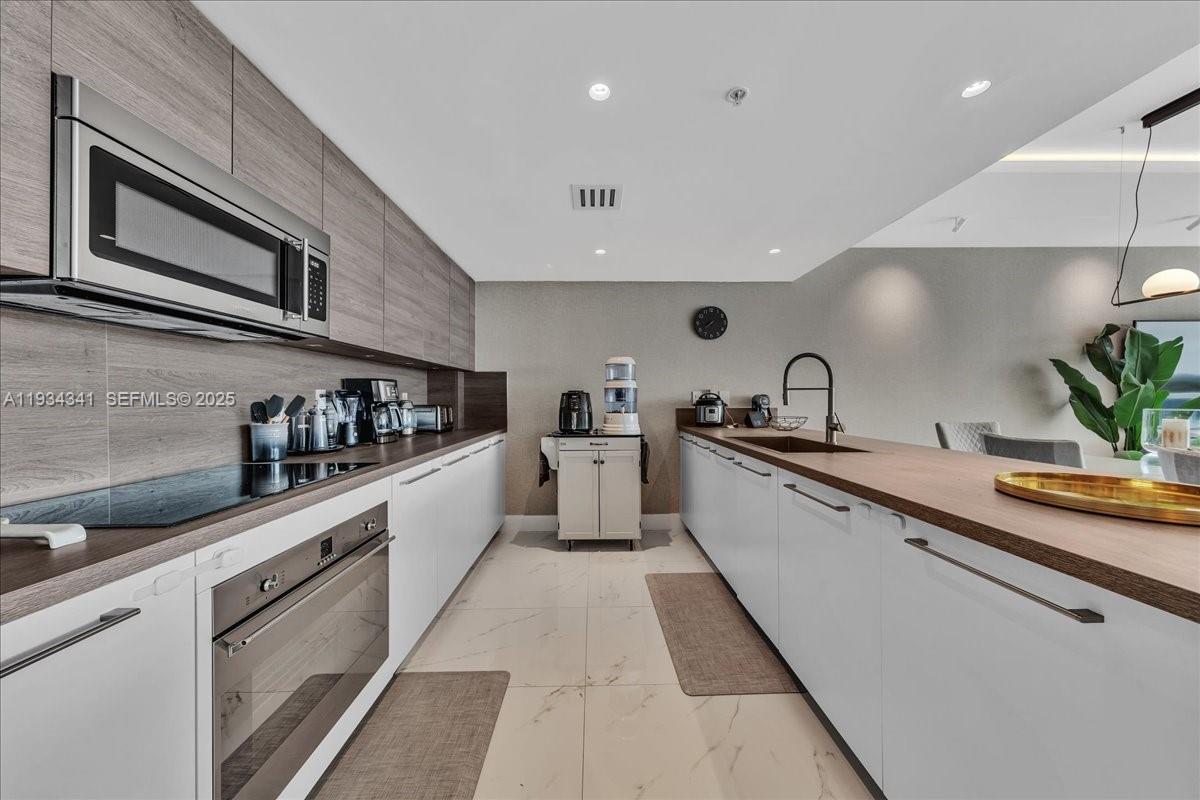 image 400 Sunny Isles Condo Eas10