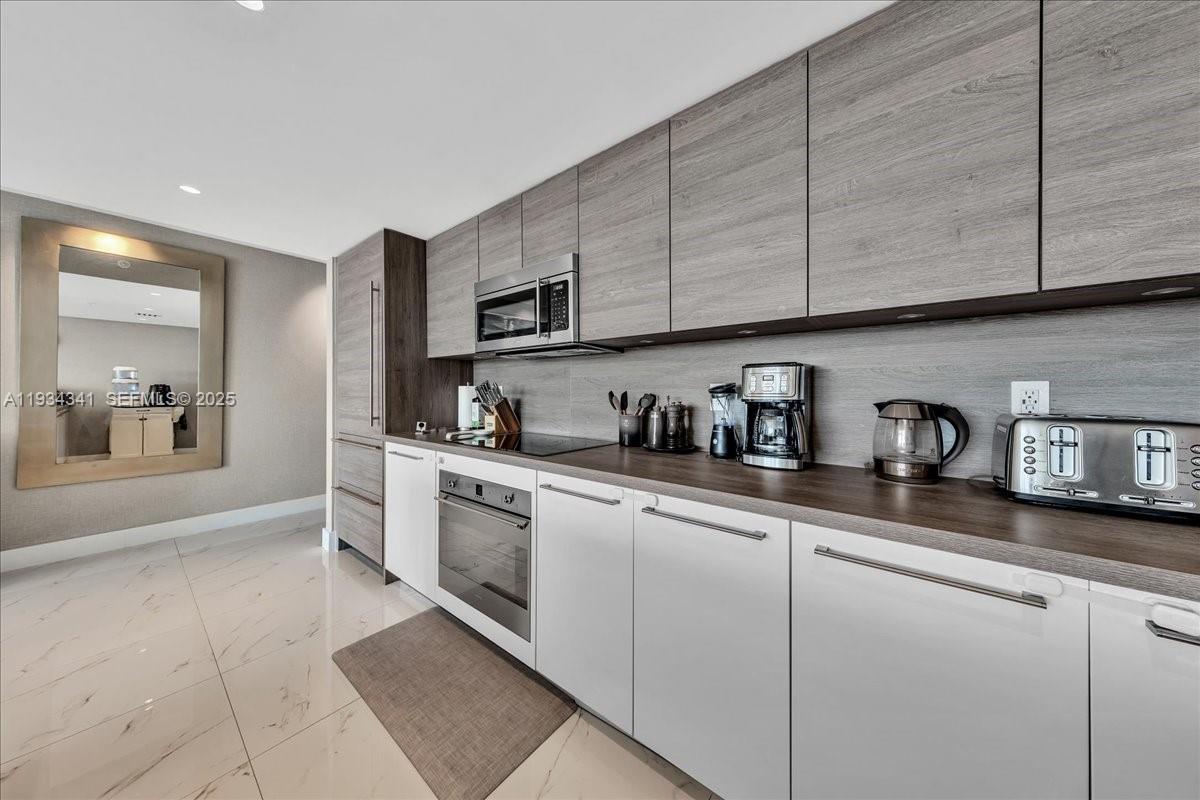 image 400 Sunny Isles Condo Eas11