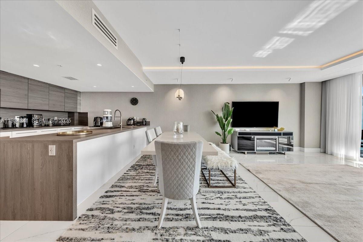 image 400 Sunny Isles Condo Eas12