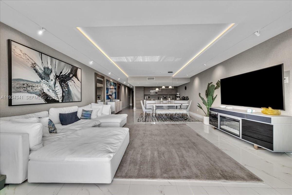 image 400 Sunny Isles Condo Eas18