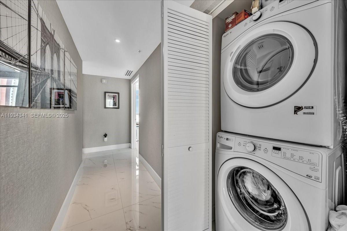 image 400 Sunny Isles Condo Eas27