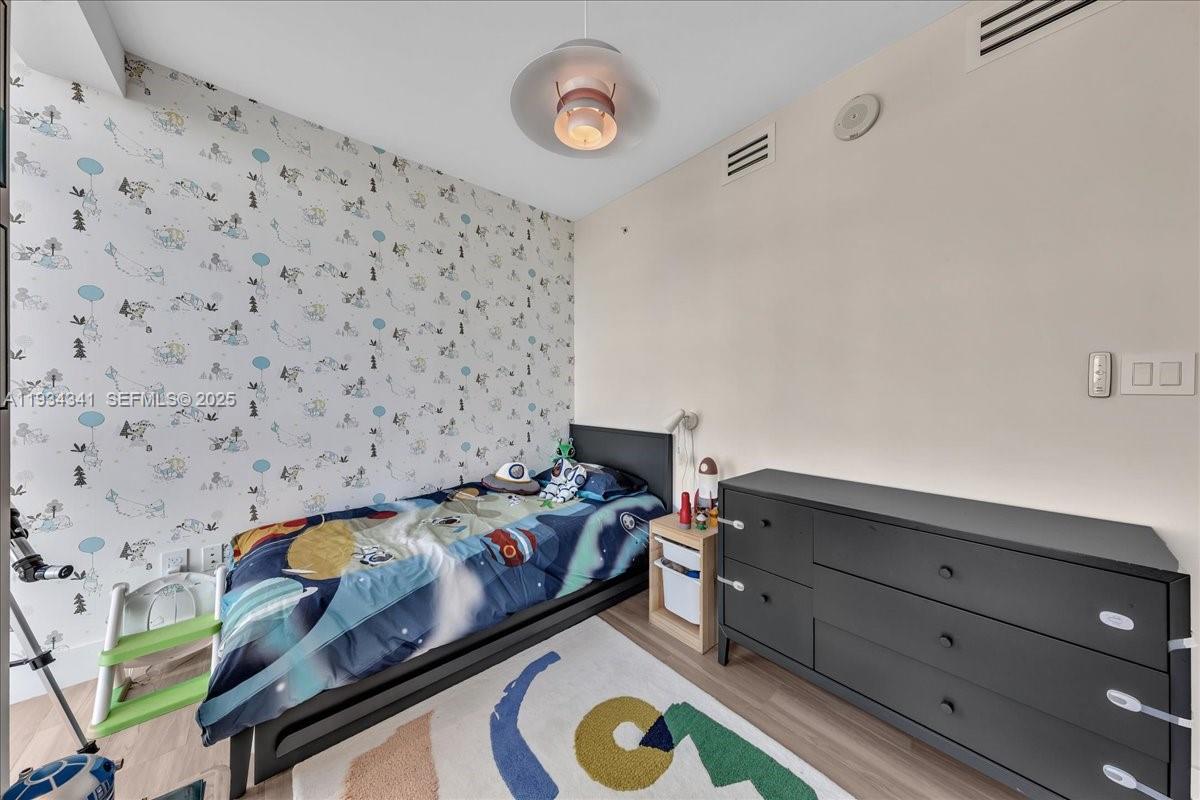 image 400 Sunny Isles Condo Eas30