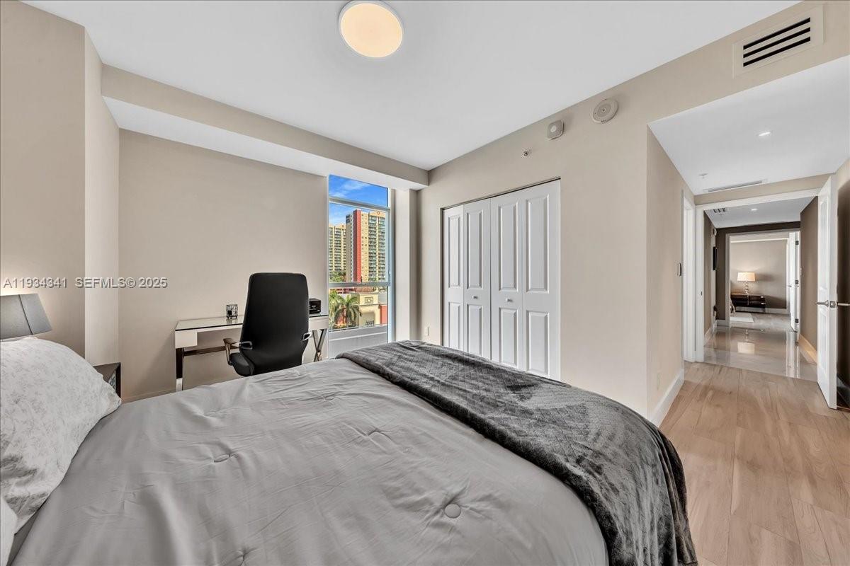 image 400 Sunny Isles Condo Eas34